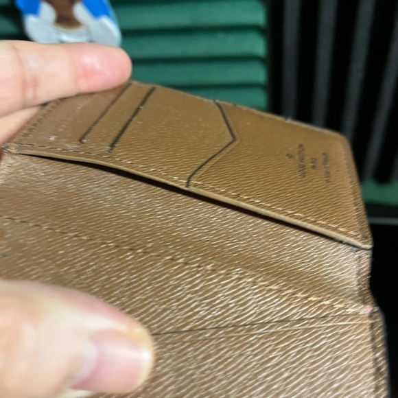 LV Card Holder - Picture 6 of 8